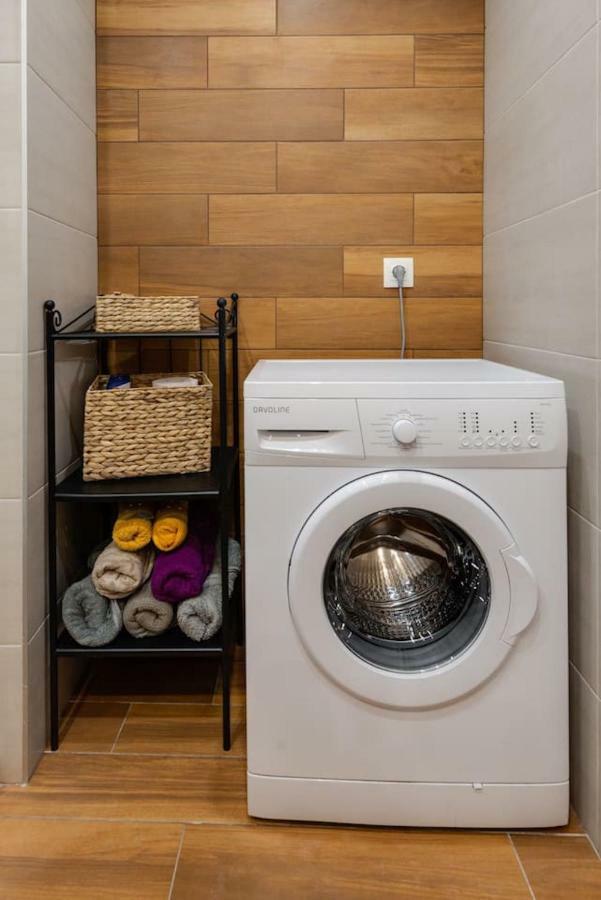 Upscale And Spacious 3Br Home เทสซาโลนิกิ ภายนอก รูปภาพ